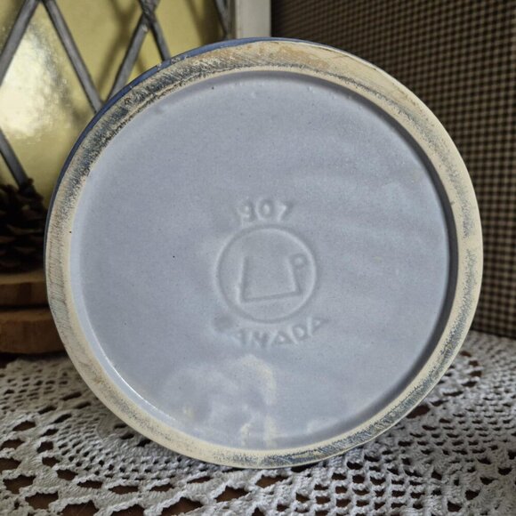 Vintage Blue Tureen from Laurentian Pottery 1907 - Poterie Laurentienne - Picture 6 of 7